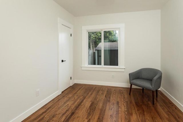 300 Encina Avenue, Redwood City, CA 94061