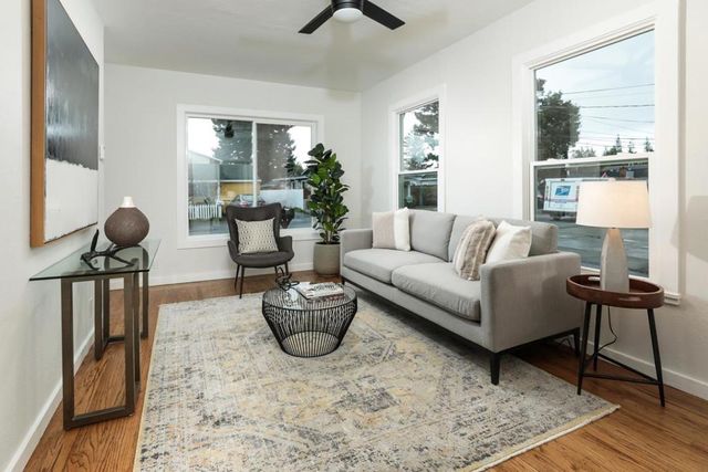 300 Encina Avenue, Redwood City, CA 94061