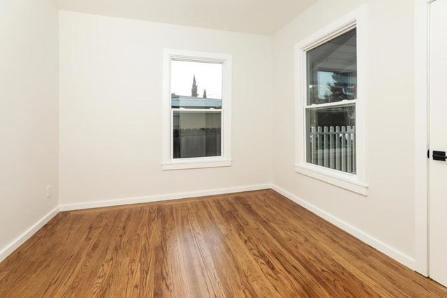 300 Encina Avenue, Redwood City, CA 94061