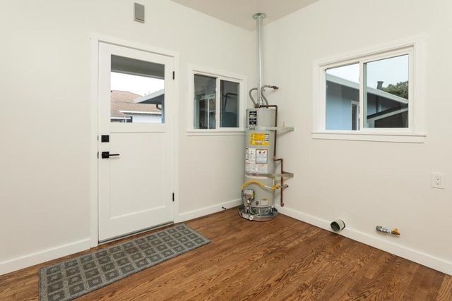 300 Encina Avenue, Redwood City, CA 94061