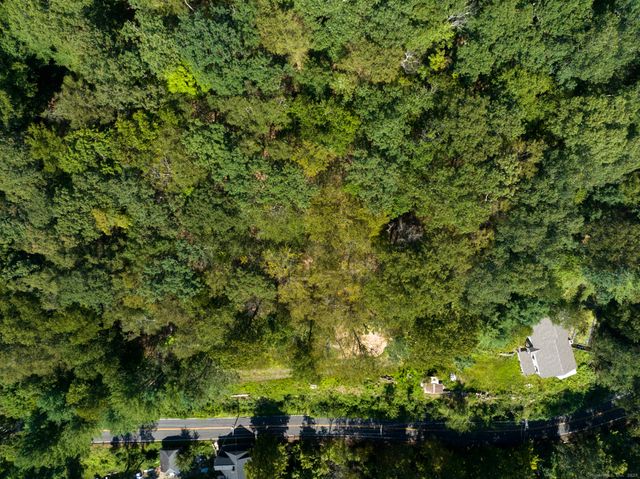 24 Calhoun Street, Washington, CT 06794