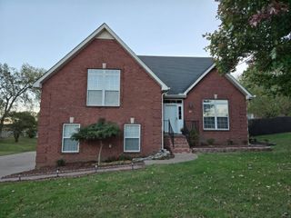 800 Bromley Ct, Smyrna, TN 37167