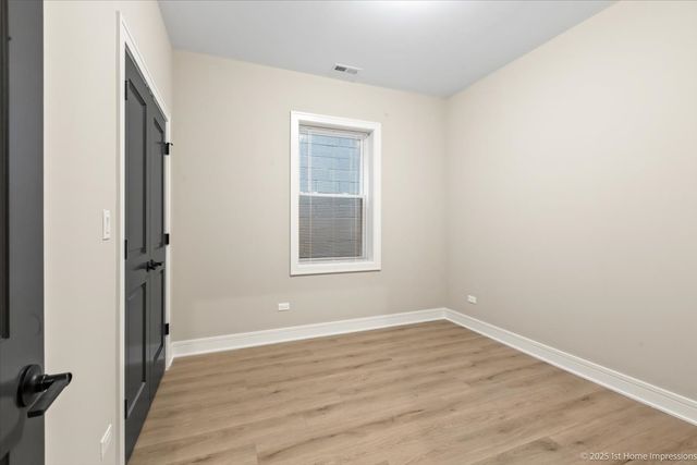 4934 S Champlain Avenue, Chicago, IL 60615