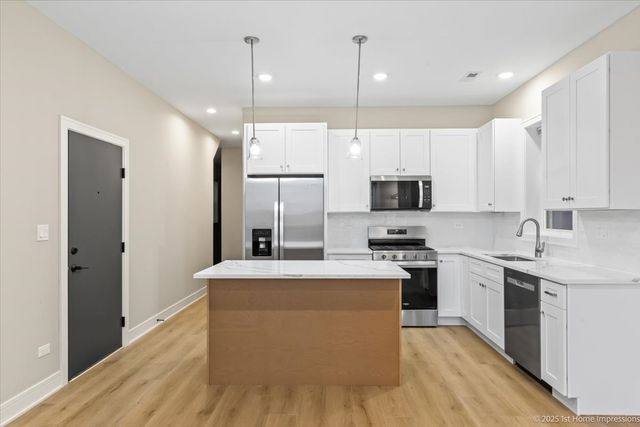 4934 S Champlain Avenue, Chicago, IL 60615