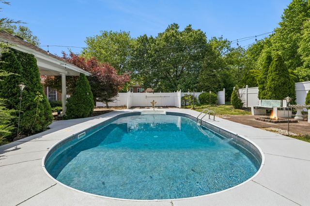 1808 Kara Ct, Spring Hill, TN 37174