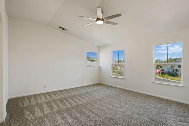 250 Fragrance St, Manteca, CA 95337