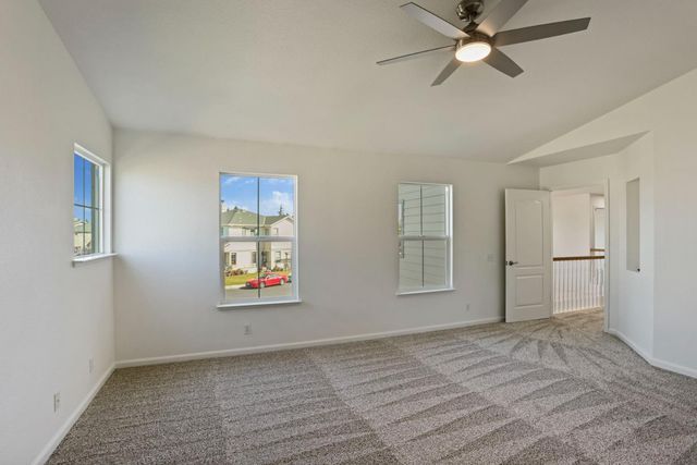 250 Fragrance St, Manteca, CA 95337