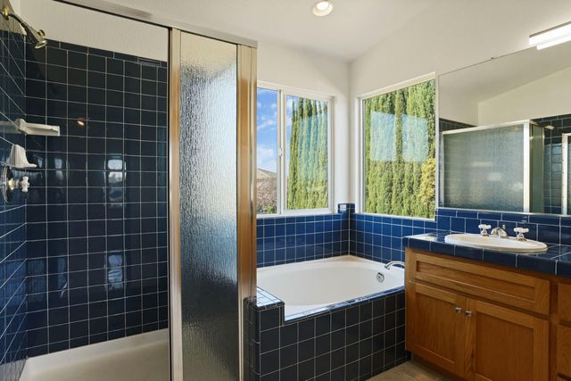 250 Fragrance St, Manteca, CA 95337