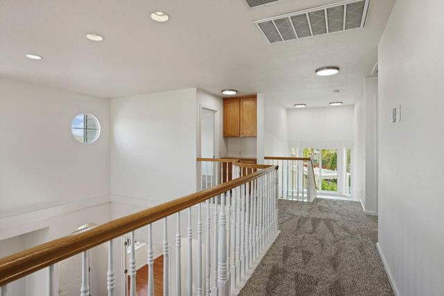 250 Fragrance St, Manteca, CA 95337