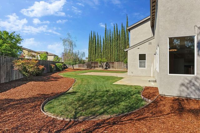 250 Fragrance St, Manteca, CA 95337