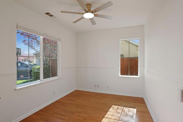 250 Fragrance St, Manteca, CA 95337