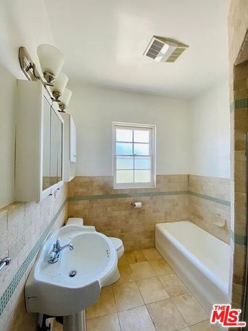 942 S Mansfield Avenue, Los Angeles, CA 90036