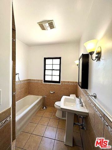 942 S Mansfield Avenue, Los Angeles, CA 90036