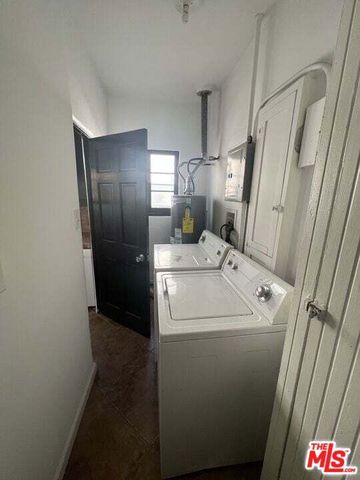 942 S Mansfield Avenue, Los Angeles, CA 90036