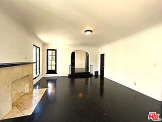 942 S Mansfield Avenue, Los Angeles, CA 90036