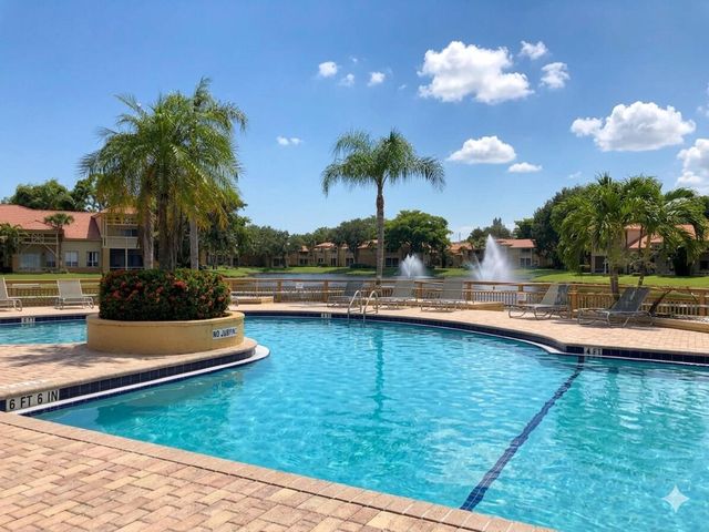 4767 Via Palm Lakes 206, West Palm Beach, FL 33417