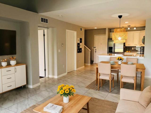 4767 Via Palm Lakes 206, West Palm Beach, FL 33417