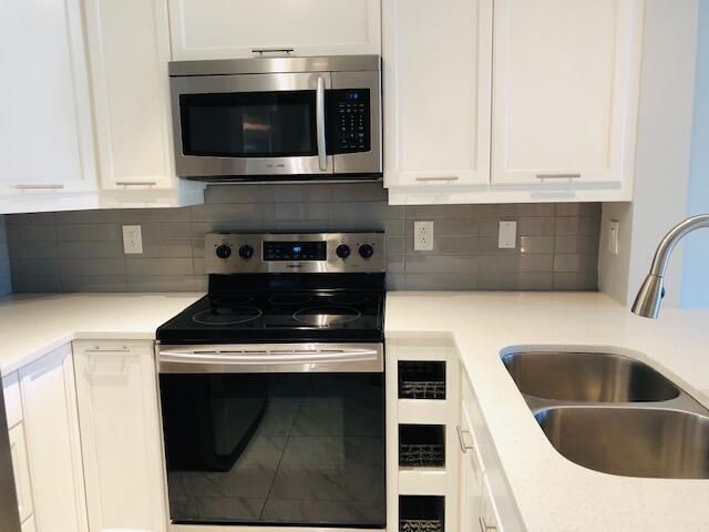 4767 Via Palm Lakes 206, West Palm Beach, FL 33417