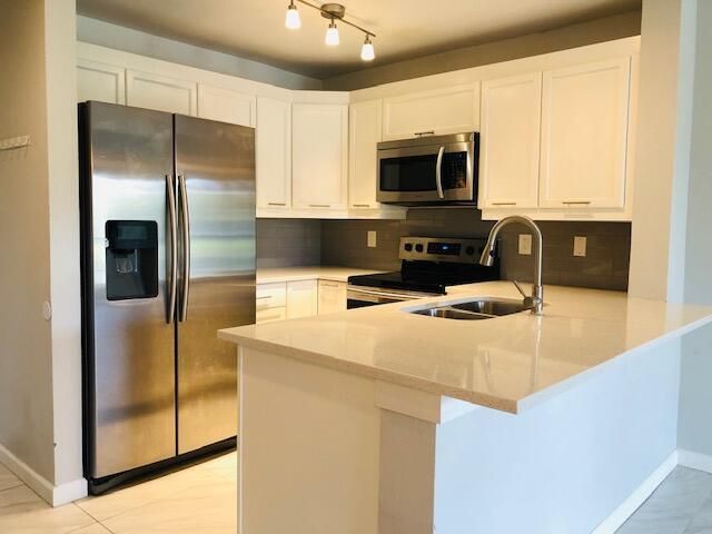 4767 Via Palm Lakes 206, West Palm Beach, FL 33417