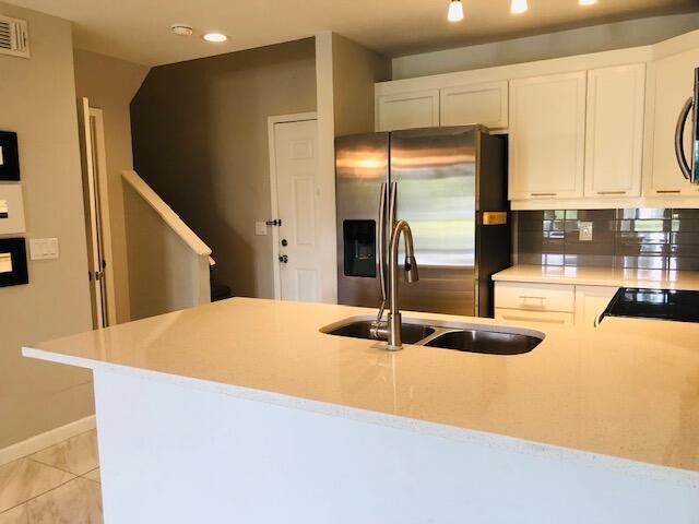 4767 Via Palm Lakes 206, West Palm Beach, FL 33417