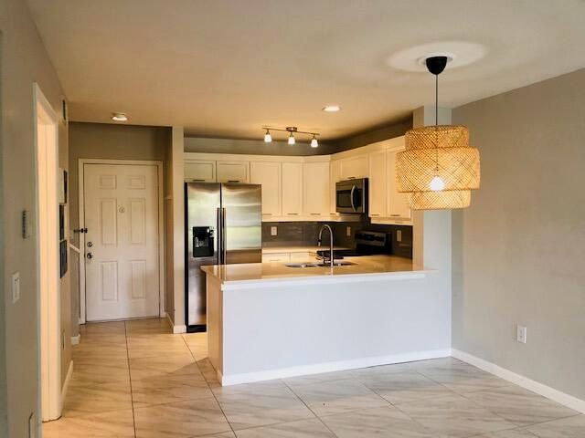 4767 Via Palm Lakes 206, West Palm Beach, FL 33417