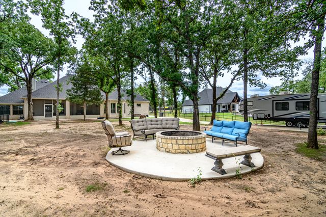 1100 Horizon Trace Drive, Azle, TX 76020