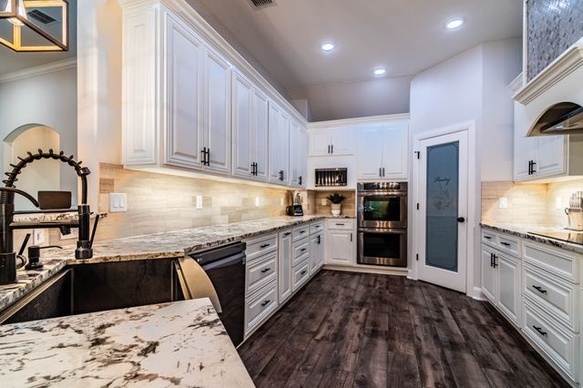 1100 Horizon Trace Drive, Azle, TX 76020