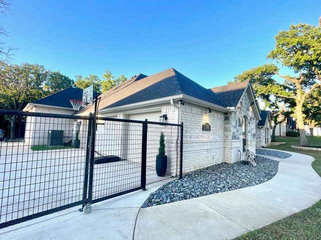 1100 Horizon Trace Drive, Azle, TX 76020