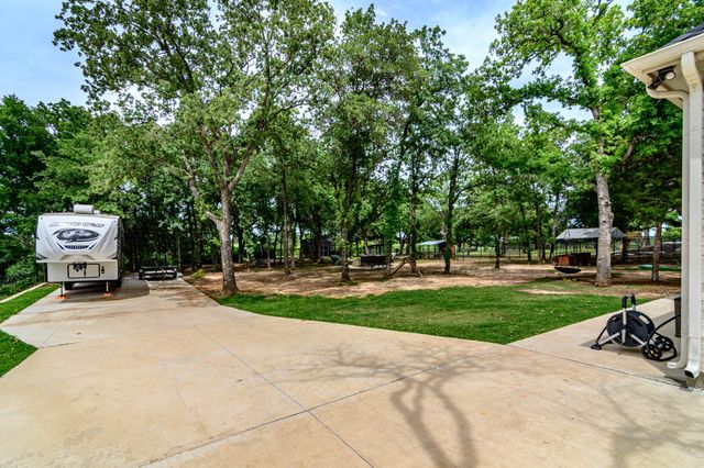1100 Horizon Trace Drive, Azle, TX 76020