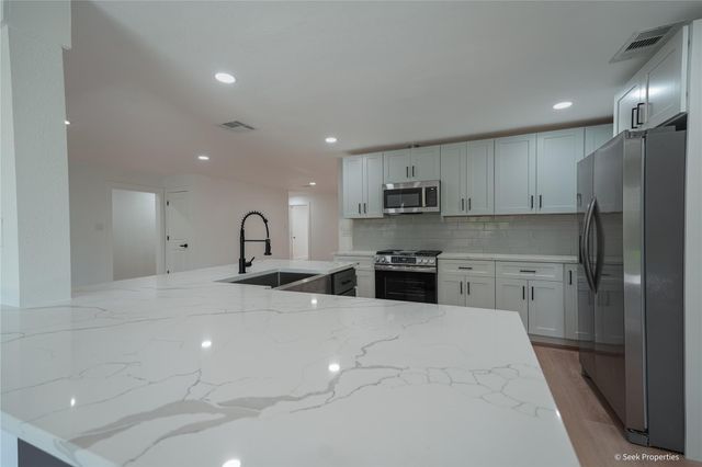 7942 Hammerly Boulevard, Houston, TX 77055
