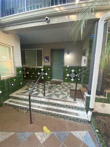 8200 Byron Ave 2, Miami Beach, FL 33141