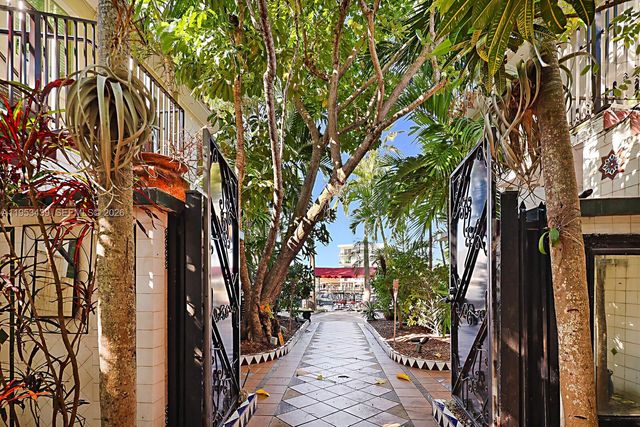 8200 Byron Ave 2, Miami Beach, FL 33141