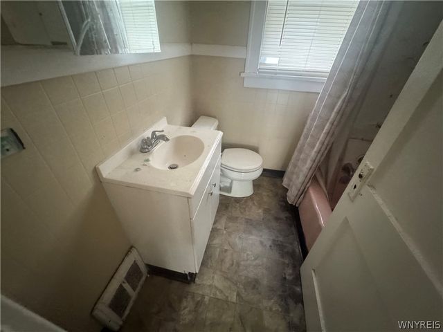 188 69th Street, Niagara Falls, NY 14304