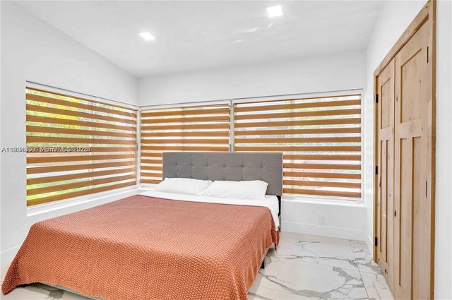 4708 Alton Rd, Miami Beach, FL 33140