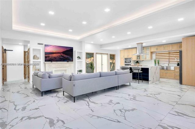 4708 Alton Rd, Miami Beach, FL 33140