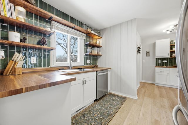 1010 River Drive, Moorhead, MN 56560