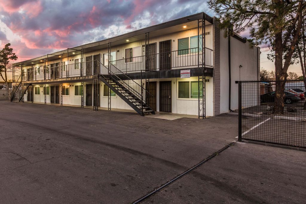 Image 1 of property listing at 433 Mesilla & 437 (4 lots) Street SE, Albuquerque, NM 87108