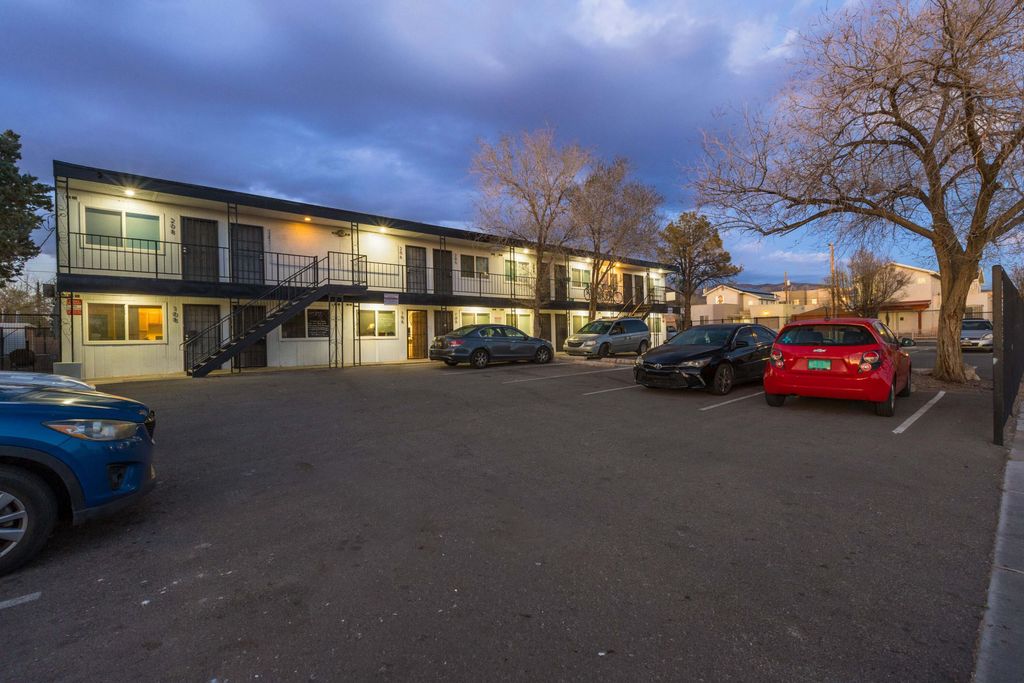 Image 11 of property listing at 433 Mesilla & 437 (4 lots) Street SE, Albuquerque, NM 87108