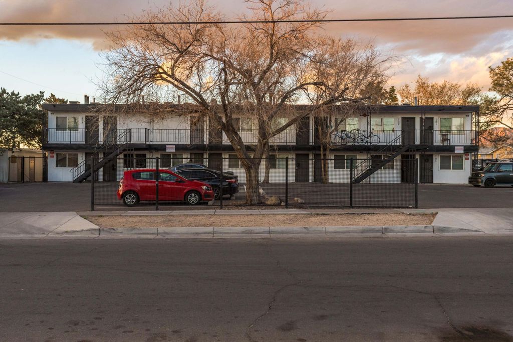 Image 12 of property listing at 433 Mesilla & 437 (4 lots) Street SE, Albuquerque, NM 87108