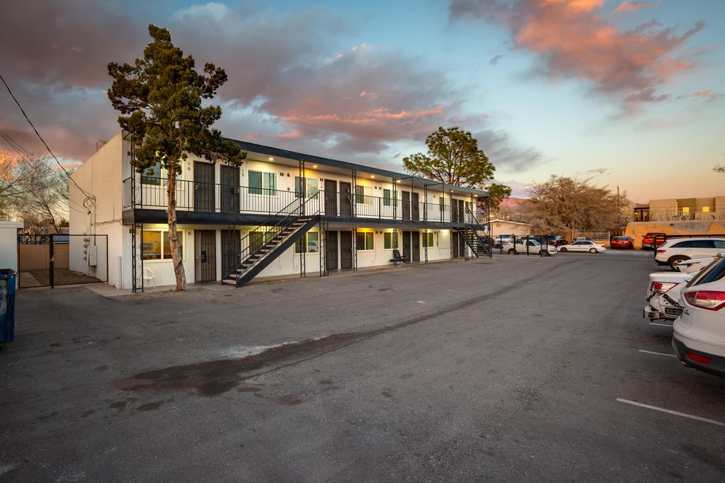 Image 2 of property listing at 433 Mesilla & 437 (4 lots) Street SE, Albuquerque, NM 87108