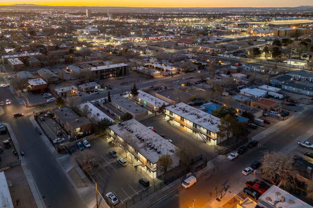 Image 8 of property listing at 433 Mesilla & 437 (4 lots) Street SE, Albuquerque, NM 87108