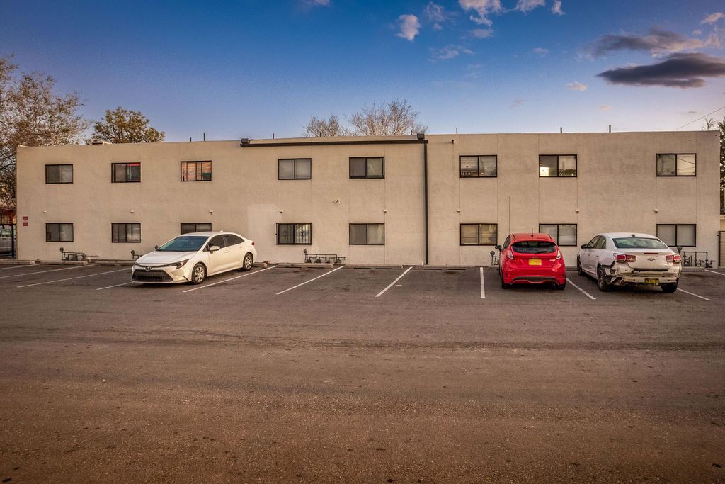 Image 9 of property listing at 433 Mesilla & 437 (4 lots) Street SE, Albuquerque, NM 87108