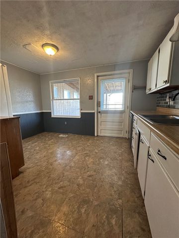 33 Violet Ave, City Of Washington, PA 15301