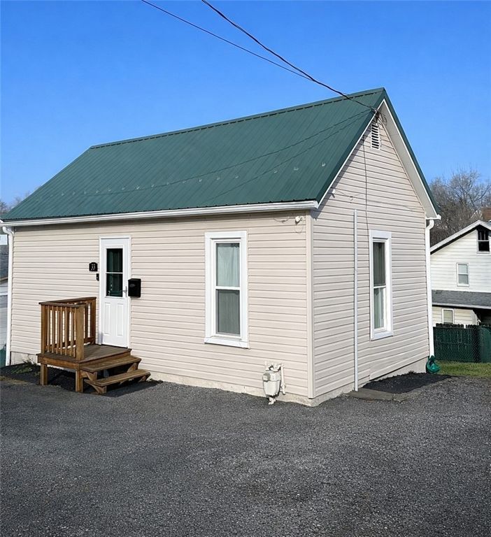 33 Violet Ave, City Of Washington, PA 15301