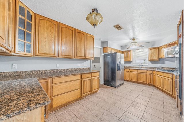 1318 55th Street, Galveston, TX 77551