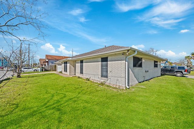 1318 55th Street, Galveston, TX 77551