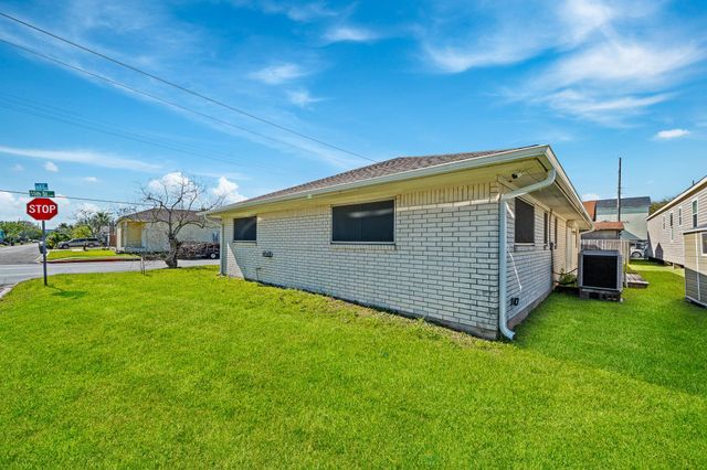 1318 55th Street, Galveston, TX 77551