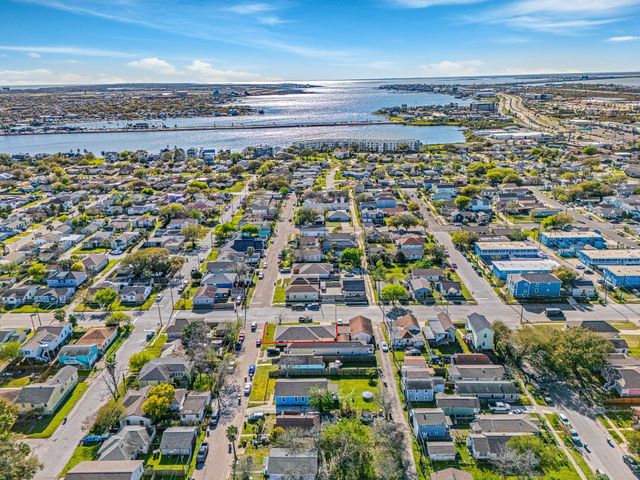 1318 55th Street, Galveston, TX 77551