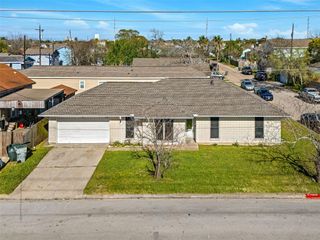 1318 55th Street, Galveston, TX 77551