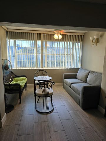 3130 Holiday Springs Boulevard 307, Margate, FL 33063